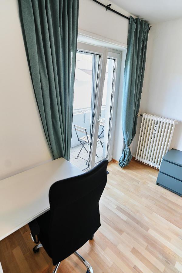N2 Centrally Located 3-Room Apartment With Balcony Or Individual Rooms Karlsruhe Exterior foto